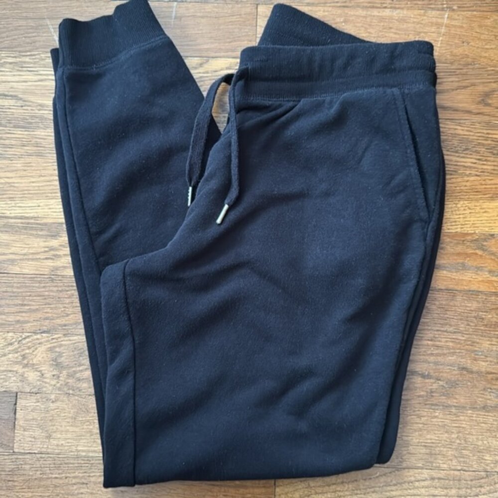 👟Old Navy joggers in black with front pockets and drawstring. Size S.